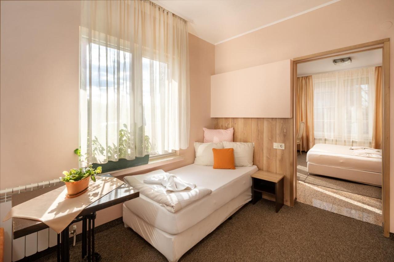 Hotel Orlando Sofia Esterno foto